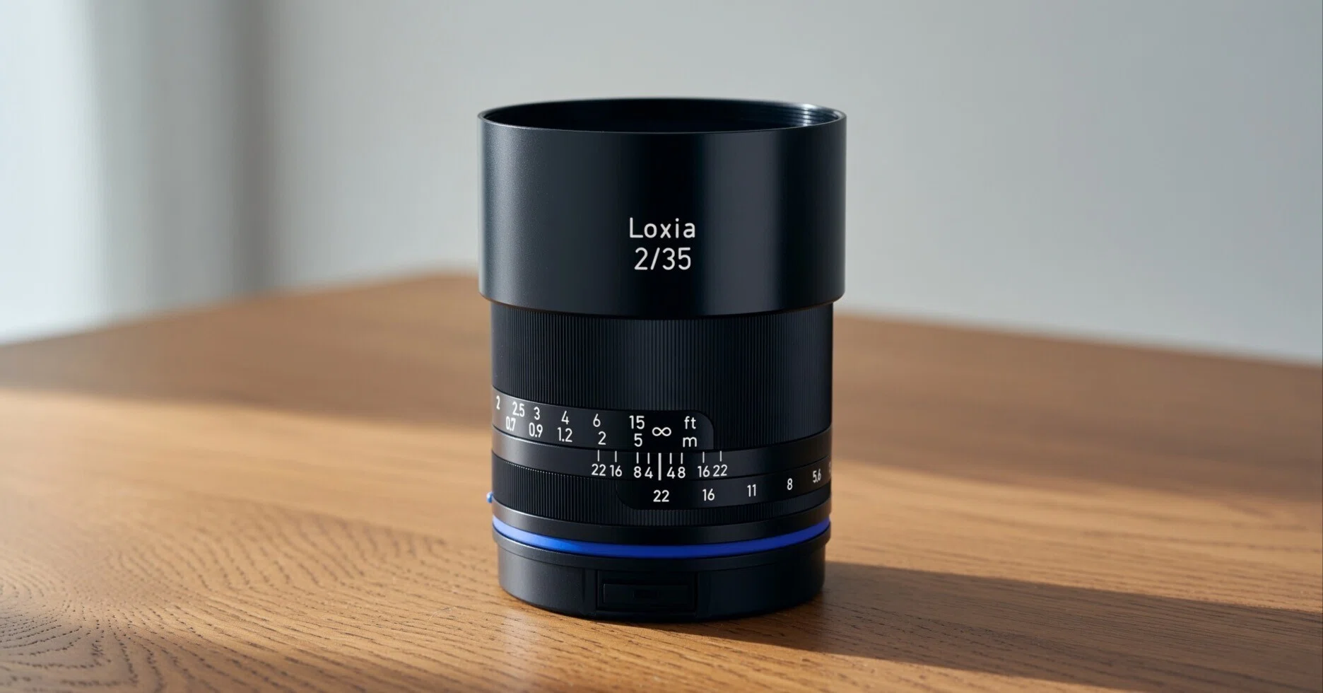 忘れられたZeissレンズ「Loxia 35mm F2」──Biogonが描く情緒ある35mm