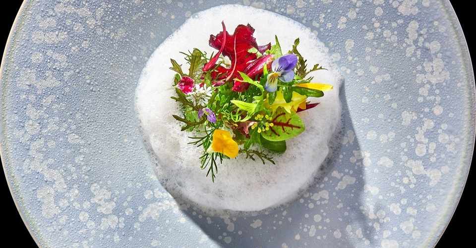 パリで勝負しようと日本を飛び出した若き三ツ星シェフの野望をとことん伺います 大森由紀子 お菓子の裏側 Note