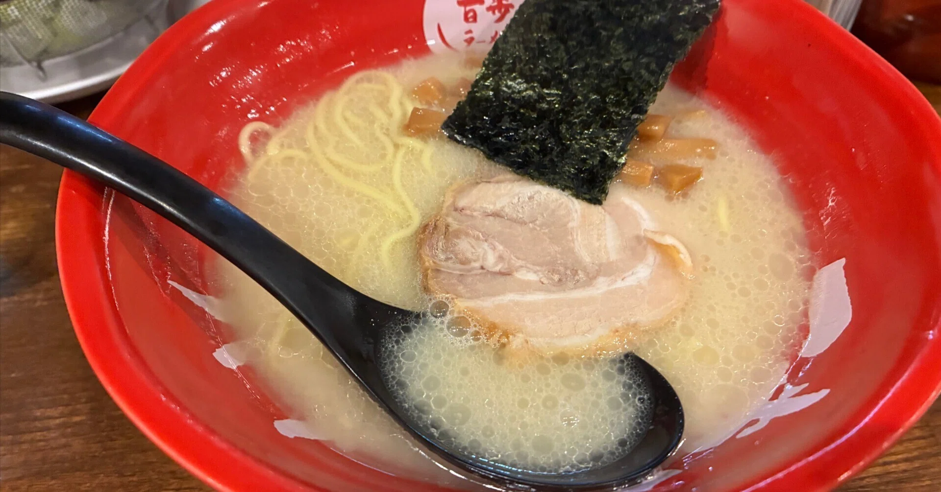 I am the type who never orders Tonkotsu ramen 