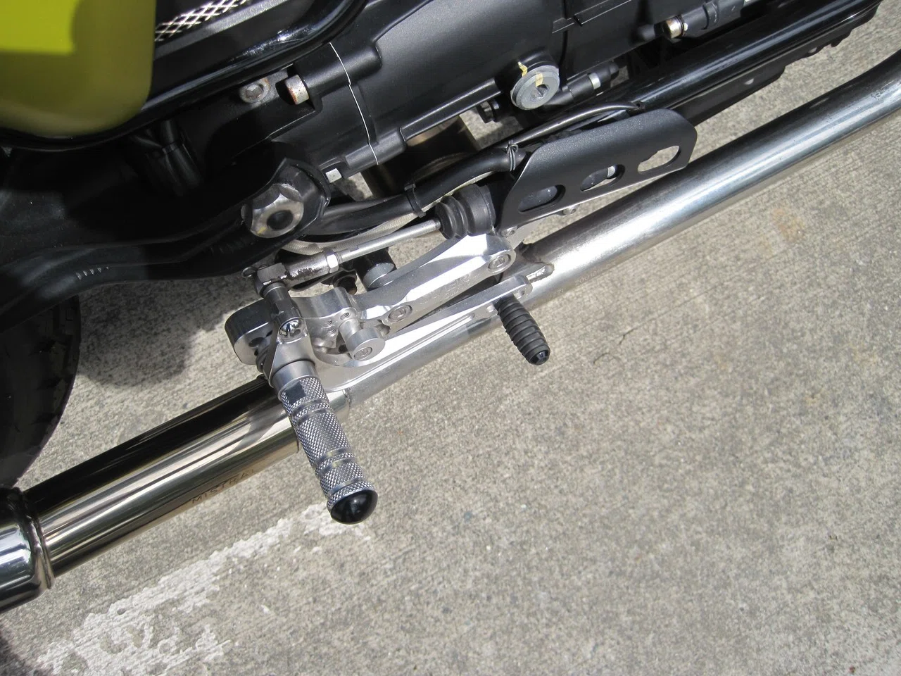 V7 | OVER GUZZI MOTO バックステップ 4ポジション MOTOGUZZI Racing 