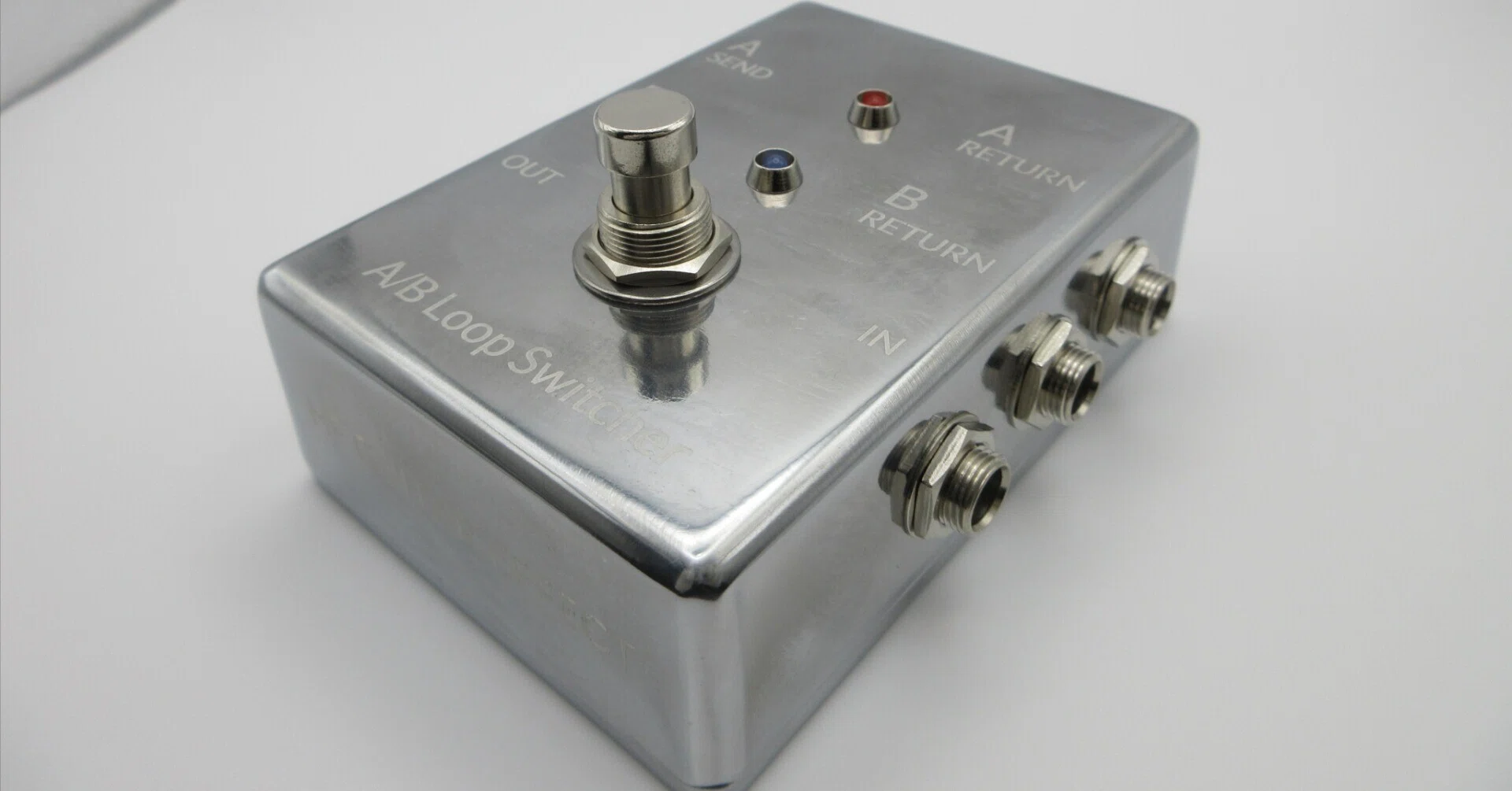 瞬時切替！2ループセレクター <2LWE> a/b Loop : Bypass A/B Loop Selector 製品紹介｜HF GUITAR EFFECT