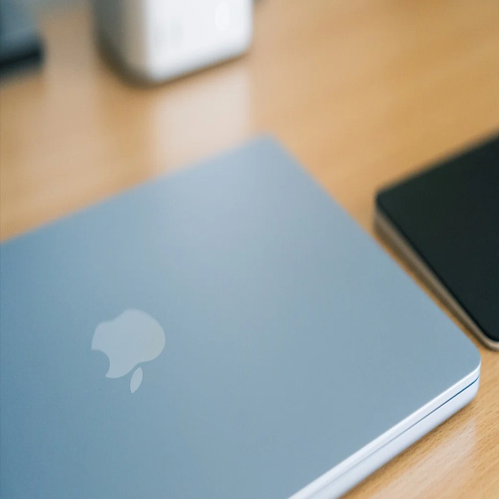 本当に「ほとんどの人はカスタムなしのMacbook Airで十分」なのか