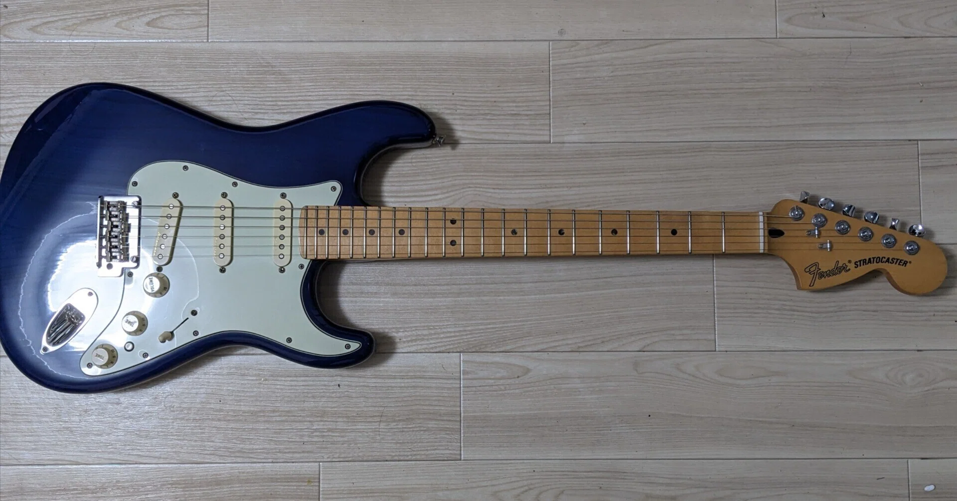 Fender mexico stratocaster Seth Lover搭載 愛器紹介：Fender Mexico Deluxe Stratocaster Sapphireレビュー｜古
