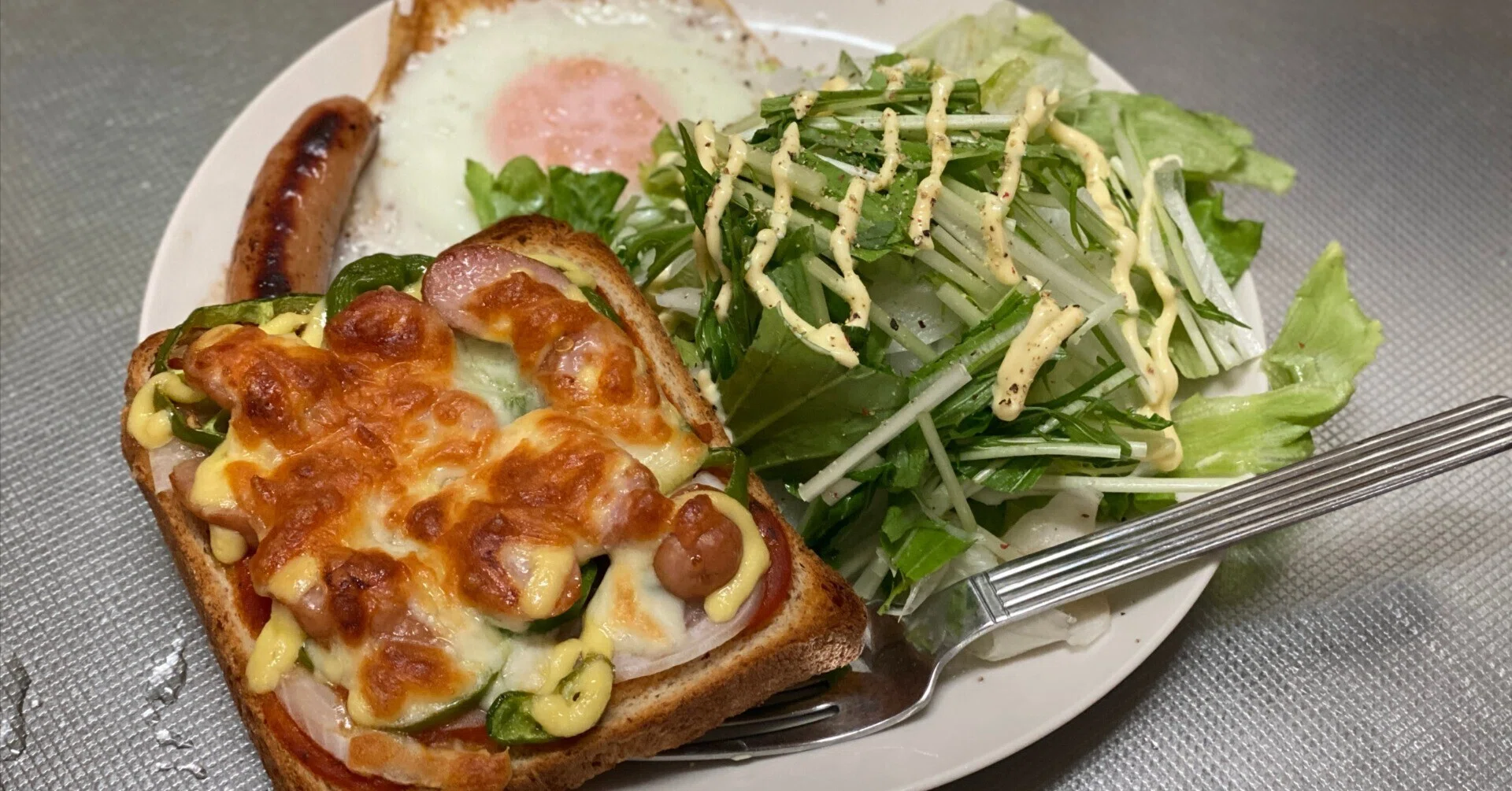 今日のごはん・ピザトースト、コミティア追記！｜みくのしん