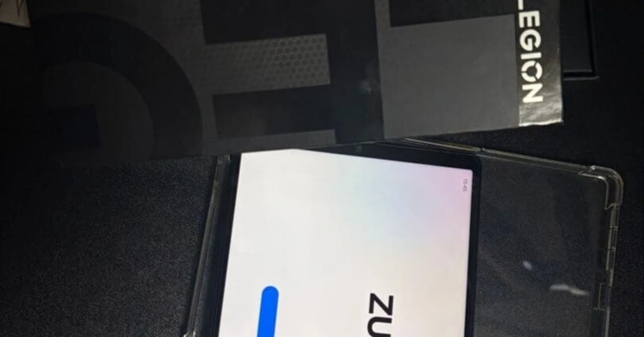 本日見つけた掘り出し物】【即決】Lenovo Legion Y700 Gen4 16GB 512GB 