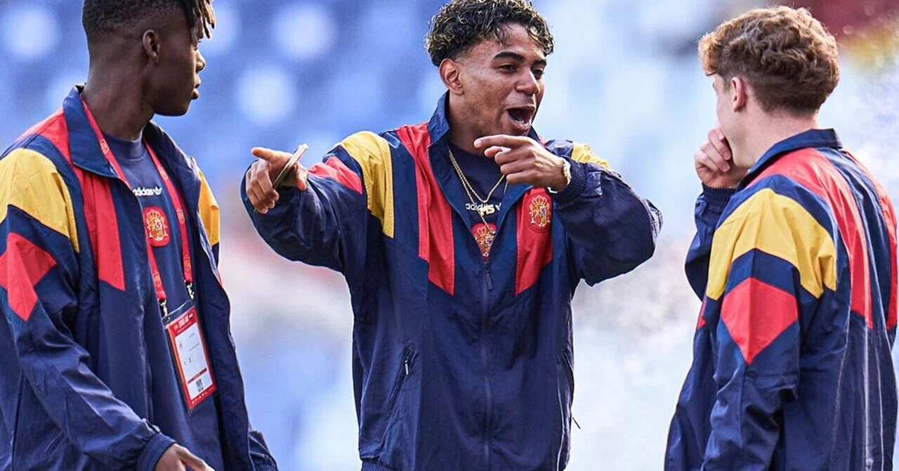 W杯 スペイン代表のジャージの魅力的｜学校では教わらない教育研究所