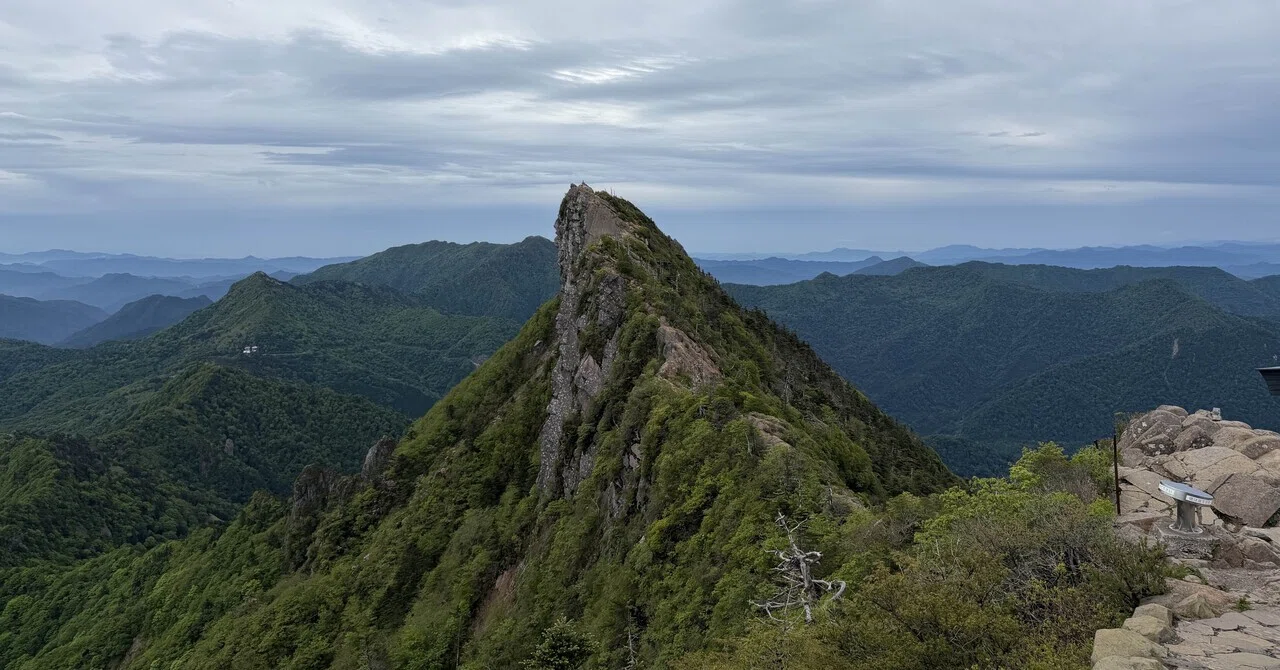Mountain Log: 2026.05】Mt. Ishizuchi & Mt. Tengu. Crossing over