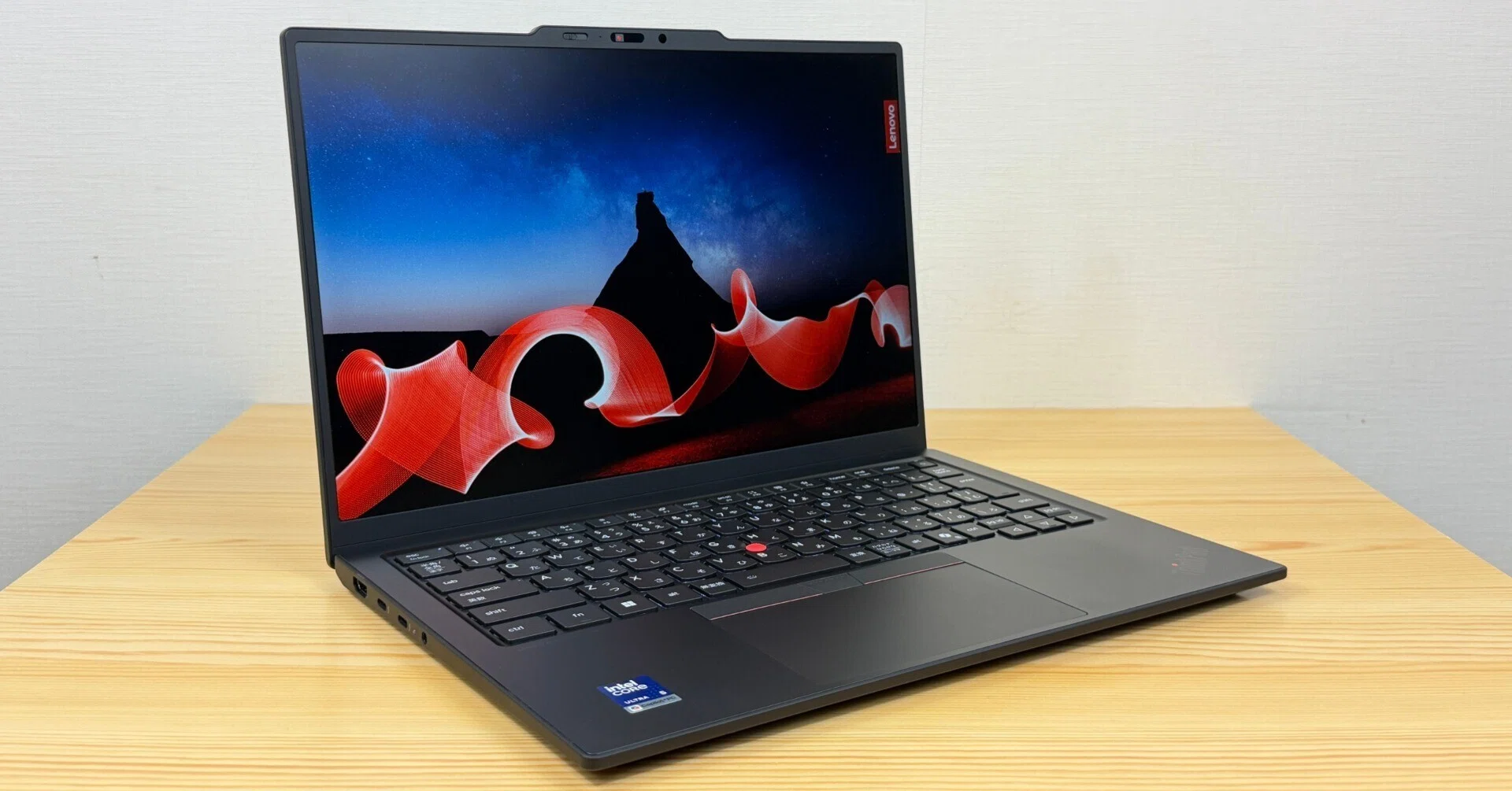 2026年モデルのLenovo ThinkPad X1 Carbonがいろんな意味ですごかった 