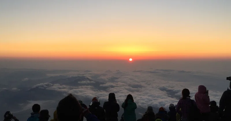 DACグループ伝統の富士登山研修とは