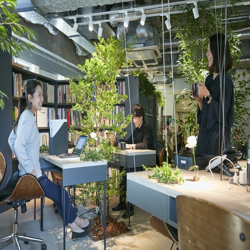 オフィスにグリーンを 植物から提案する新しい空間 Parkersインタビュー 1 3 Parkers Official Note Note