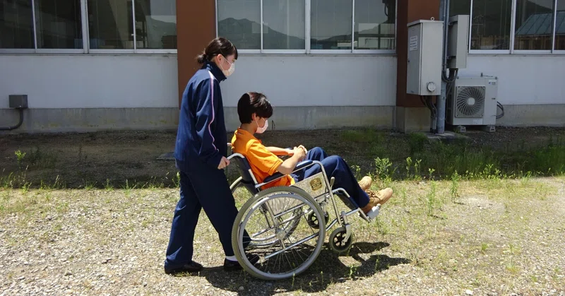 福祉系列２年生　実習の授業を頑張っています③