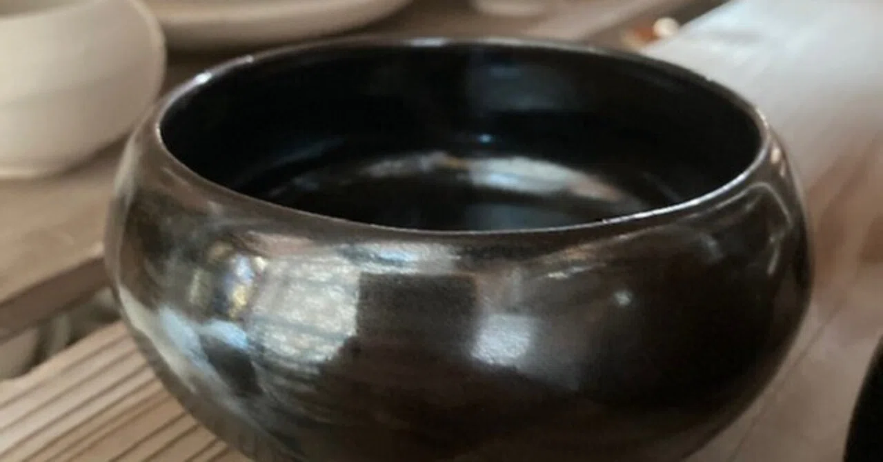 黒釉茶碗｜朝日焼作陶館 asahisakuto