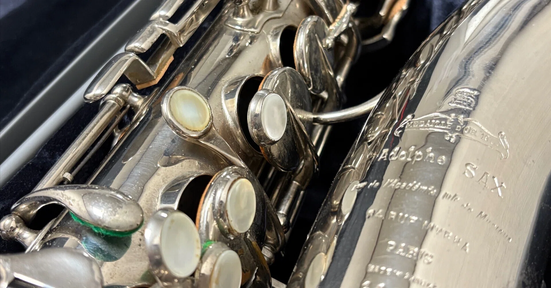 110年前の楽器 —— Adolphe Sax工房の楽器を手に入れました｜由井 平太