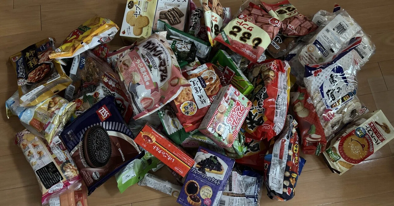 大量のお菓子とその他 お菓子いっぱい｜yuu