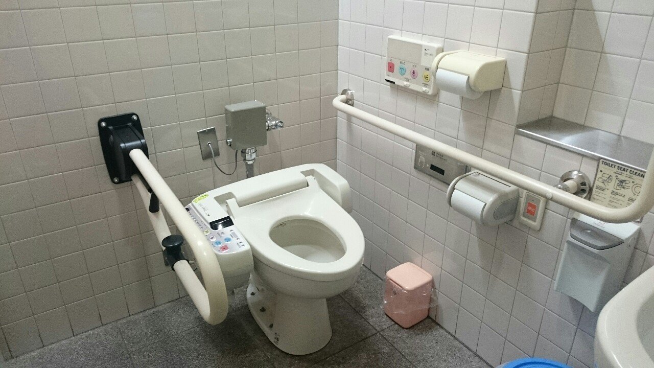 女子トイレ　１F 商業施設のトイレ事情-ららぽーと甲子園1F 女子トイレ- | fragments