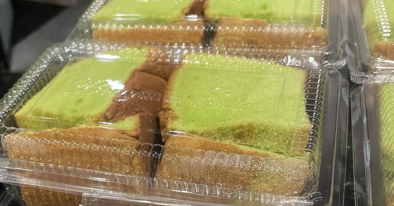 パンケーキティンパニー 超爆大29インチ❣️グリーンエスニック シンガポール】パンダンケーキ｜蛍光色史上、いちばん高貴｜TabiNom