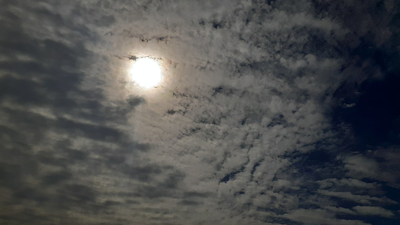 06 17 雲と太陽 湿度75 Take Note