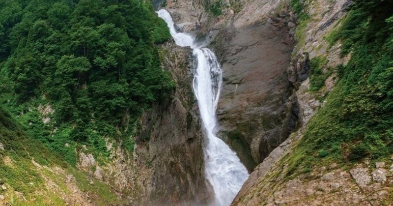 称名滝 落差日本一の滝で味わう夏の涼 富山県中新川郡立山町 ほんのひととき Note
