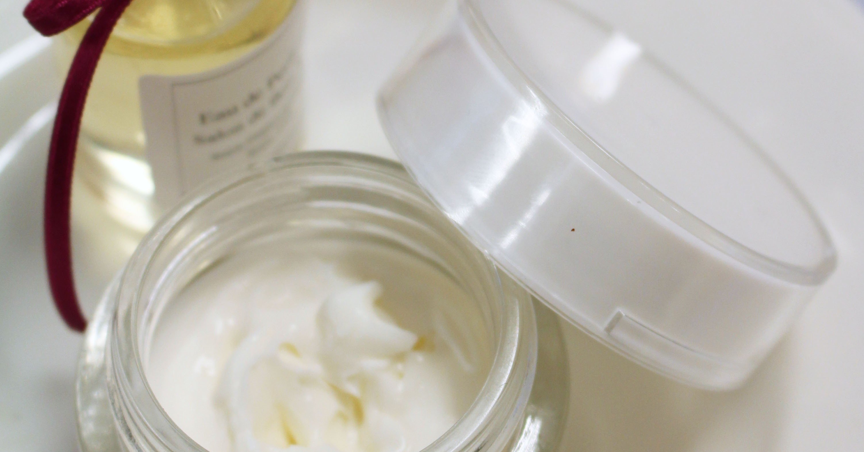 エッセンシャルオイルで作る 天然アロマのハンドクリームのレシピ Ikoa 植物の恵みで 優しい気持ちに Note