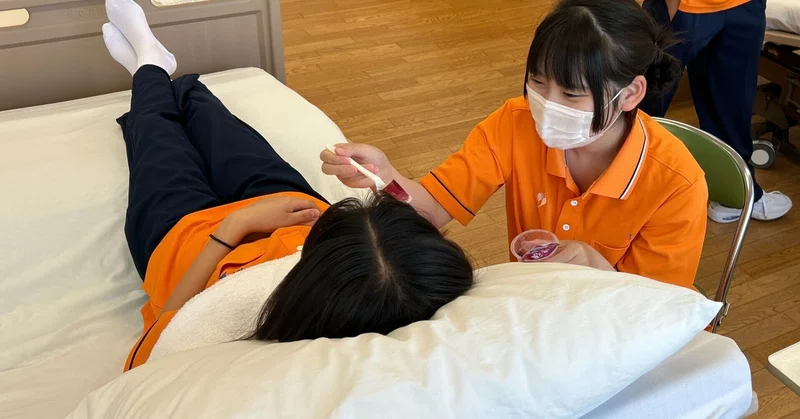 福祉系列２年生　実習の授業を頑張っています⑤