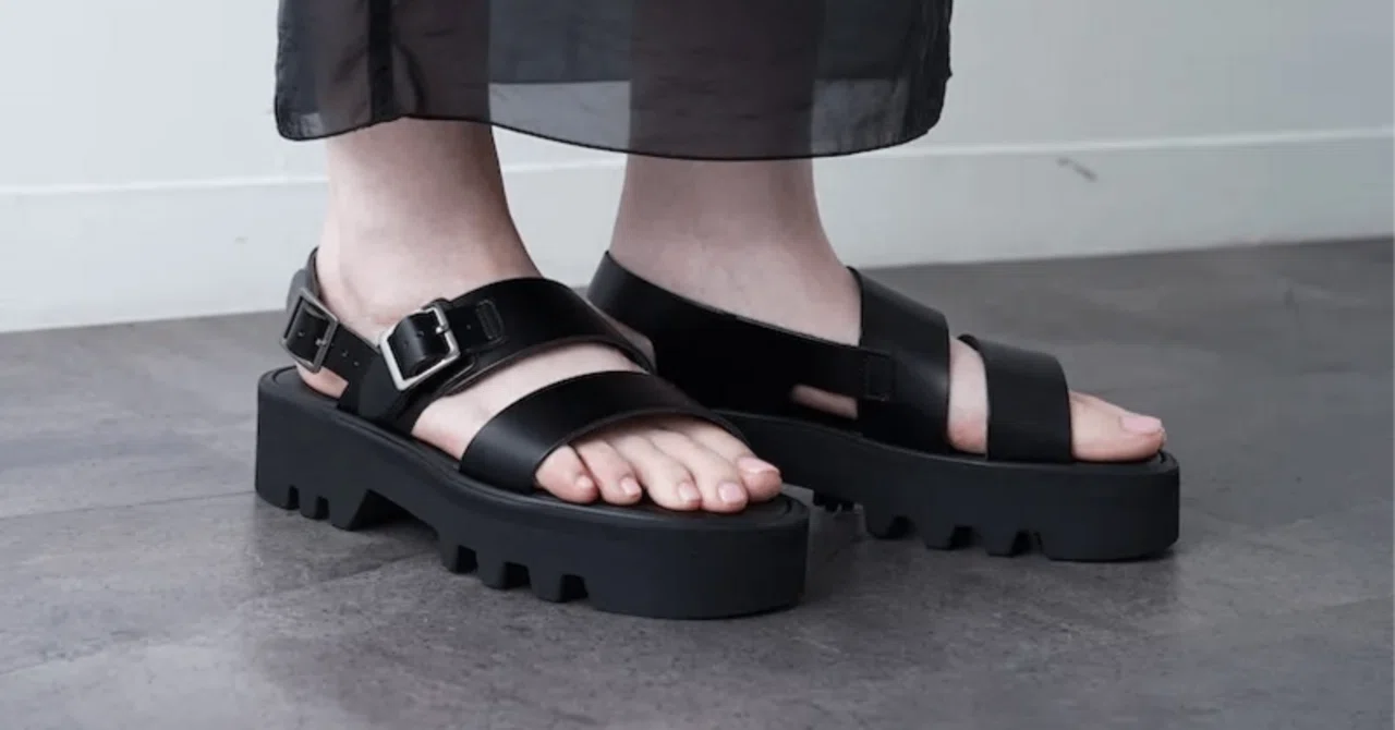 靴 BEAUTIFUL SHOES S.S. BELT SANDAL 25.0 夏の足元を軽やかに彩る【BEAUTIFUL SHOES】S.S BELT SANDAL｜THIRTY