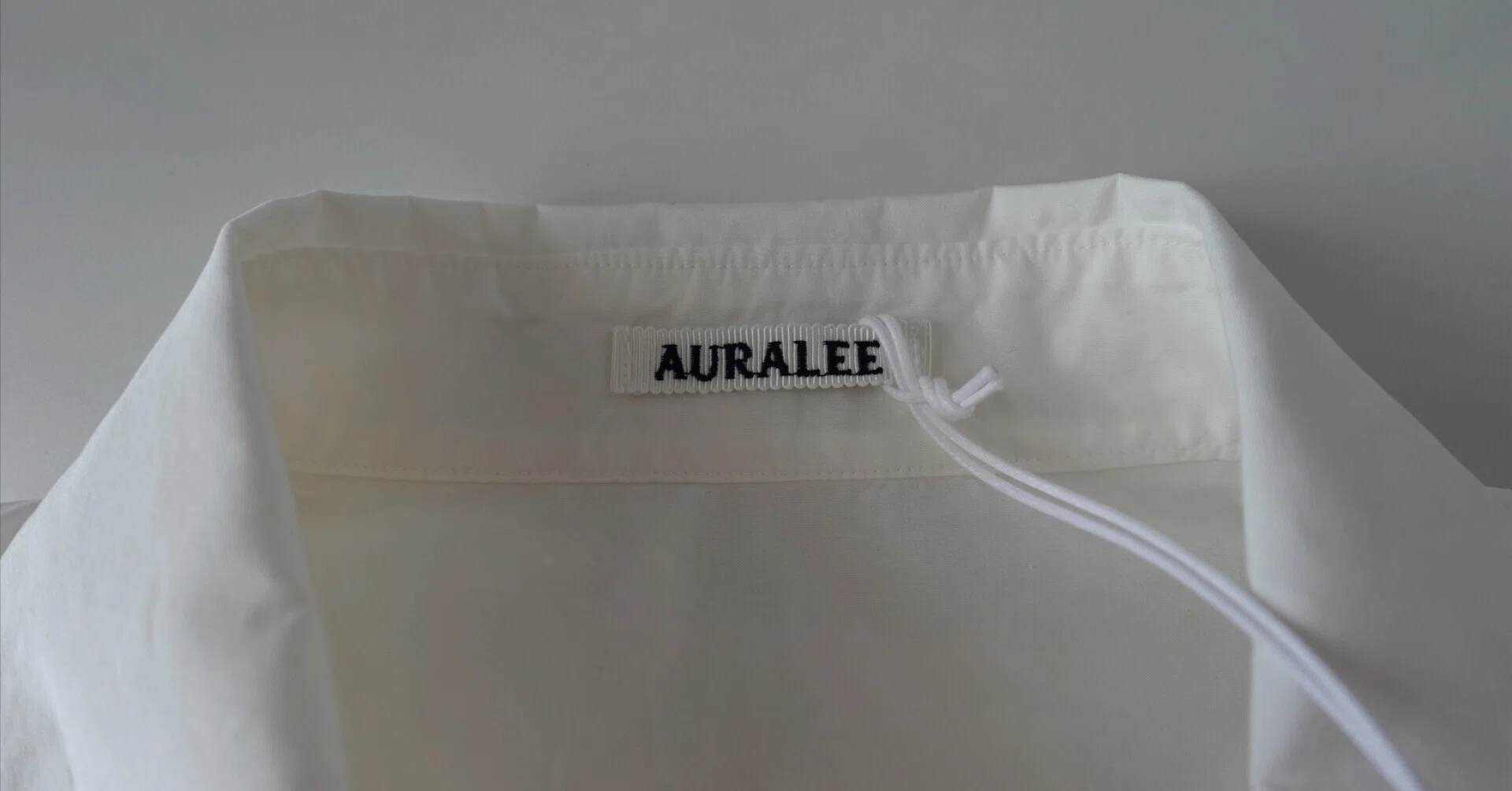 僕が初めて触れた、AURALEEの生地の話｜マッシ｜エッセイスト・ライター