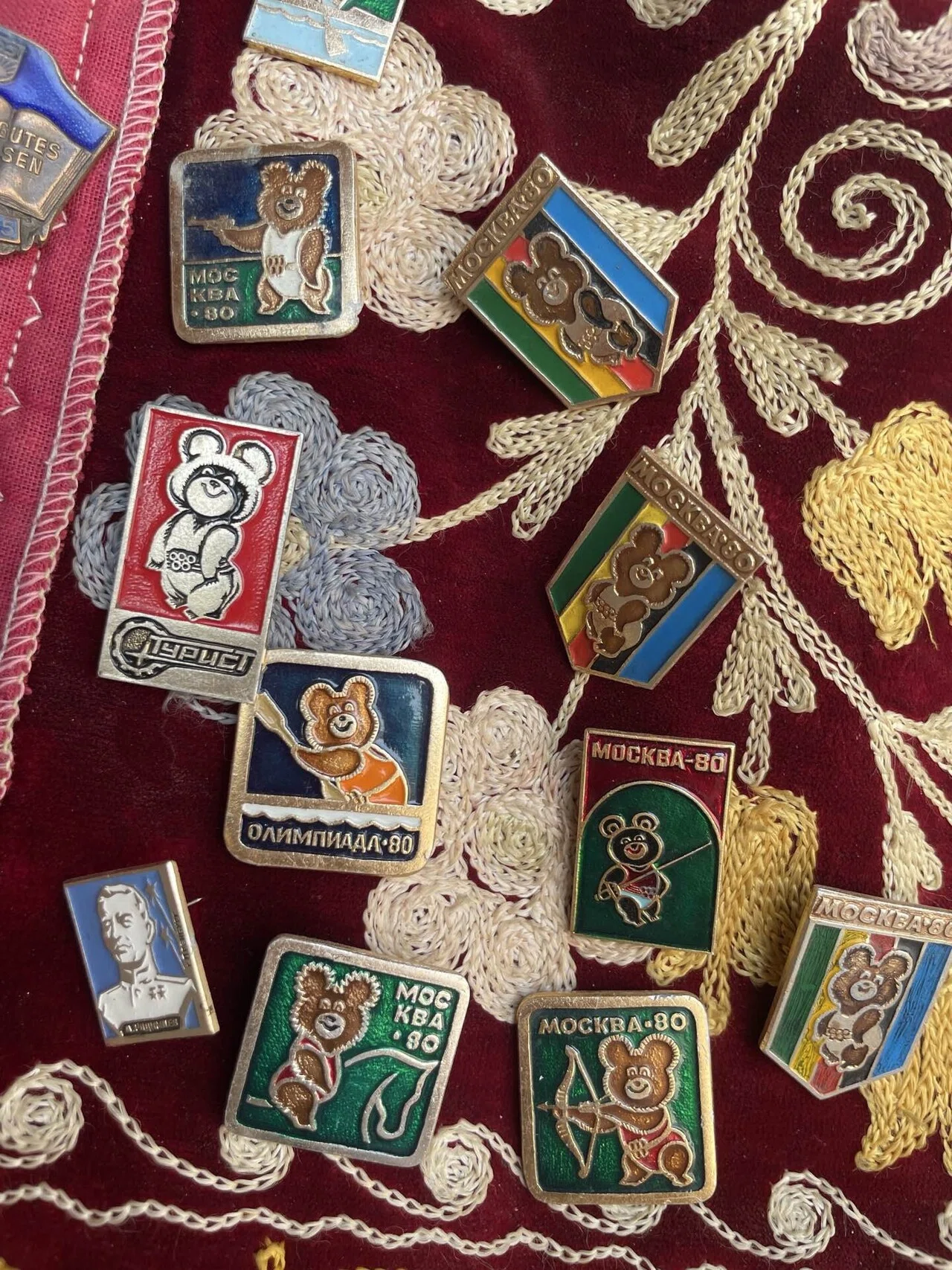 マニア向け】ウズベキスタンでおすすめの旧ソ連グッズ屋さん｜くまのすけ