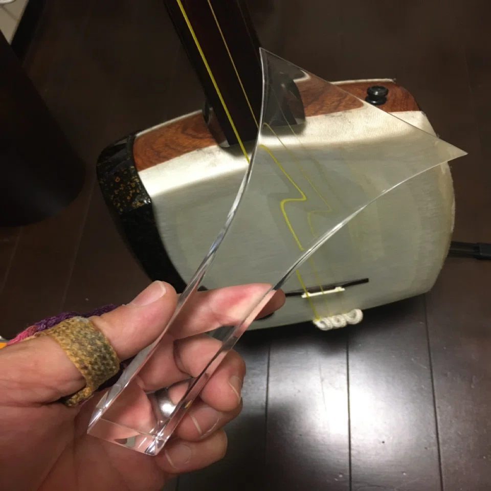 ミニアクリル津軽三味線 ハンドメイド 津軽三味線、アクリルの撥｜優音(やさね）三味線演奏家 山影匡瑠