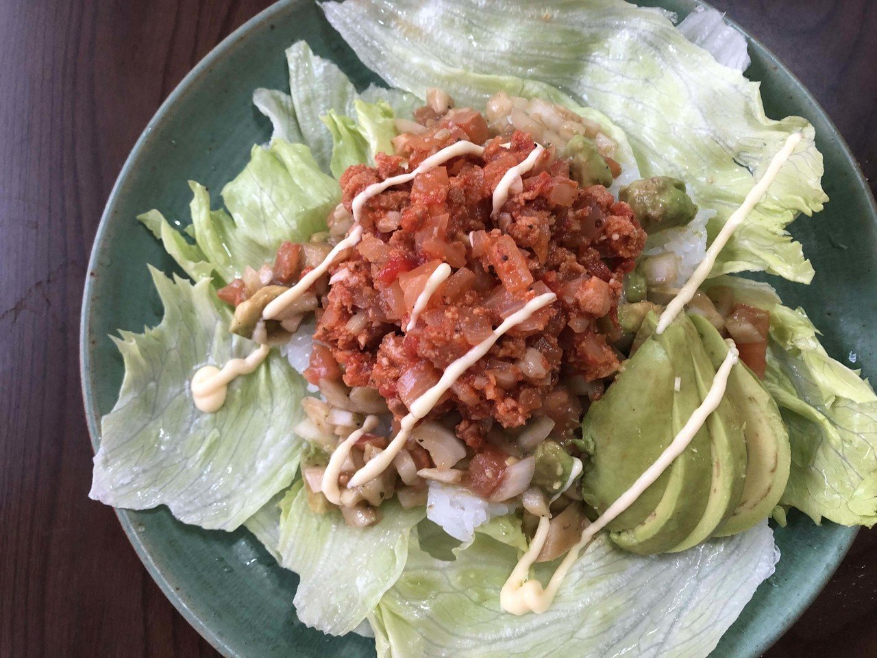 美味しすぎた高野豆腐で作るヴィーガンタコライス 作り方 沸騰したお湯に 細かくした高野豆腐を入れる その間に玉ねぎを切る フライパンでニンニクを炒めて 玉ねぎと水を切った高野豆腐を炒める バジル Izuum Note