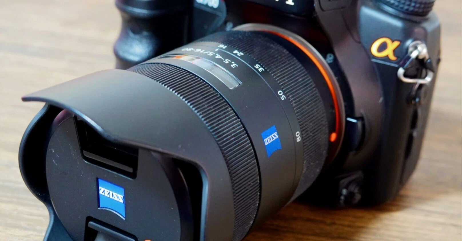 SONY α700 一眼レフカメラ Carl Zeiss 16-80mm 今だからでこそSONY α700｜cnsproduce