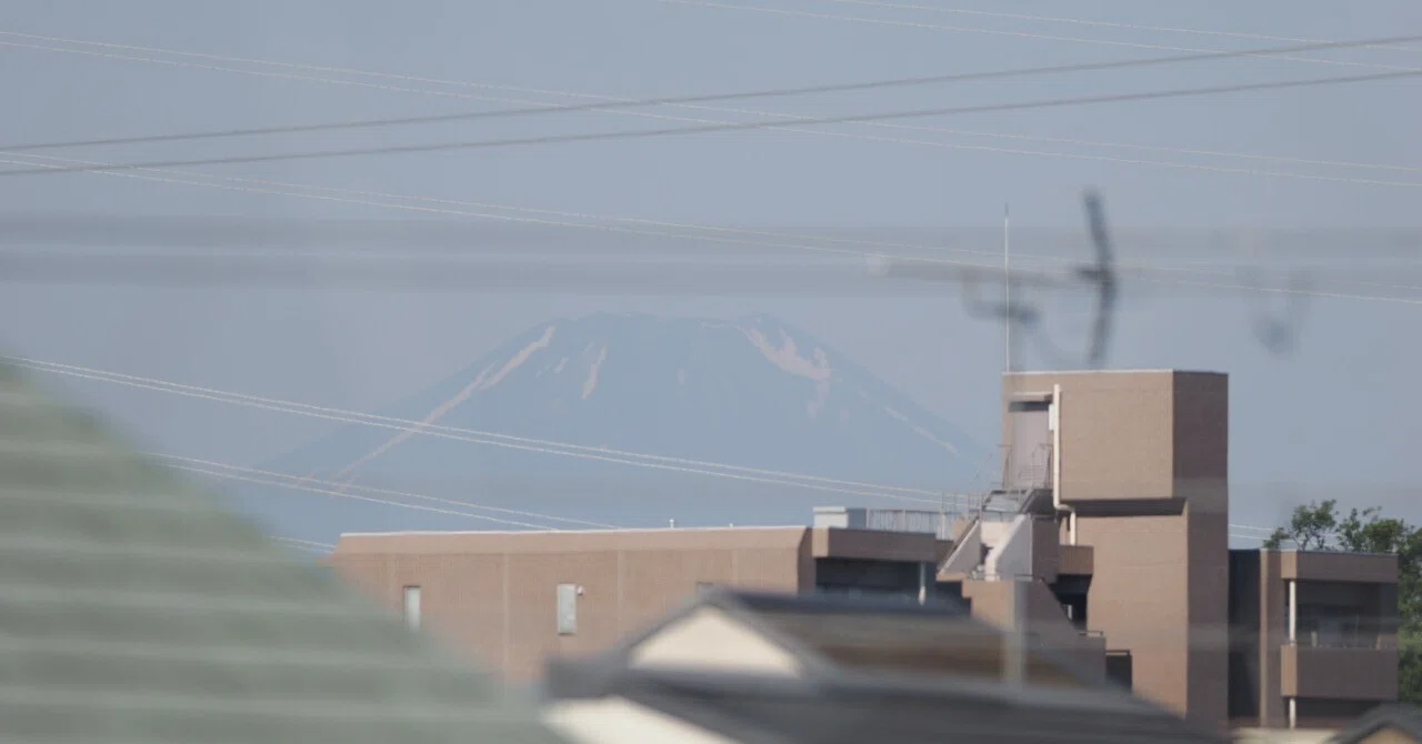 富士山イメージの4面ランプ 久しぶりの屋上からの富士山｜こんとん
