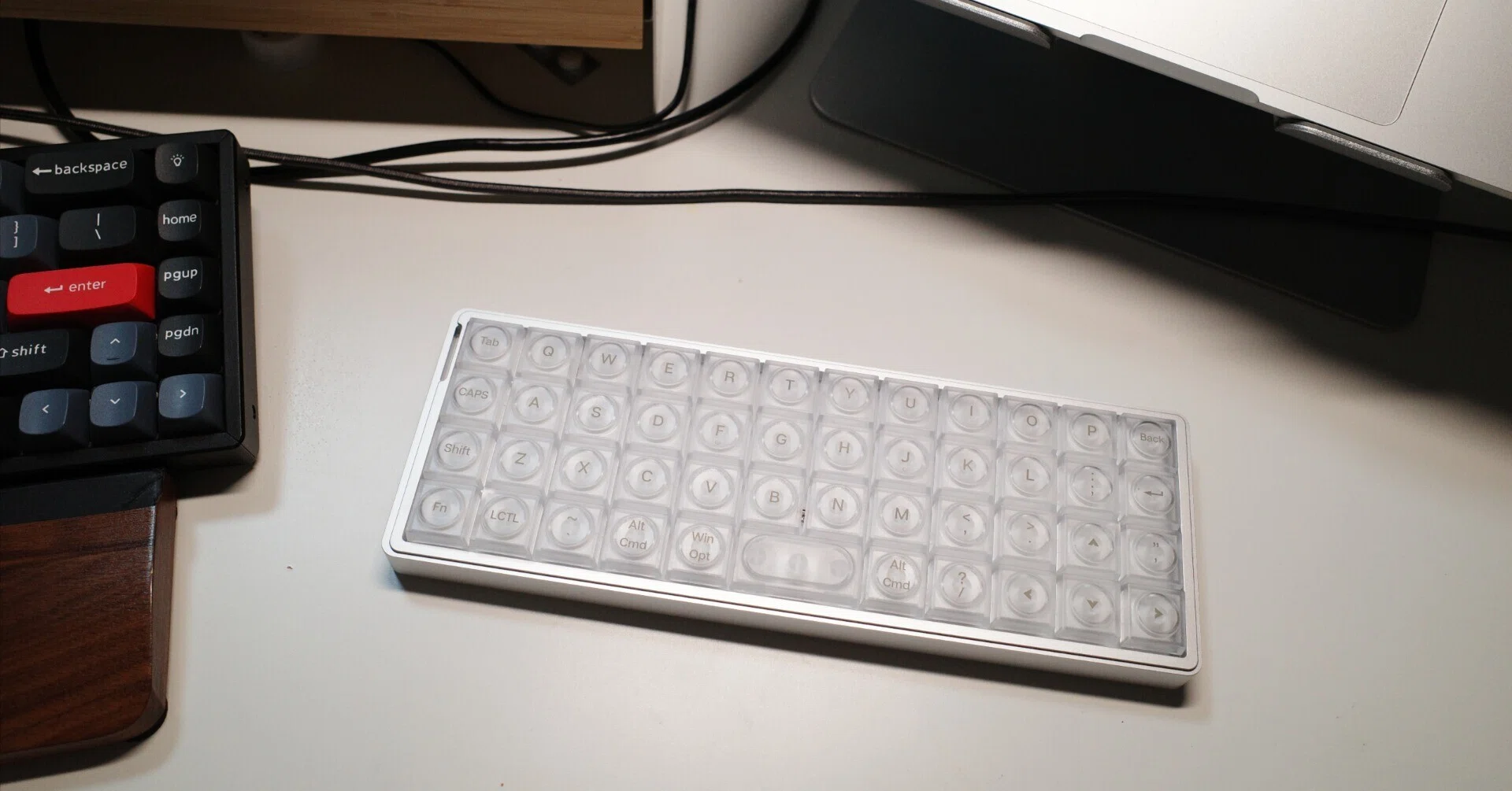 EPOMAKER Luma40】40％ロープロファイルメカニカルキーボードに手を