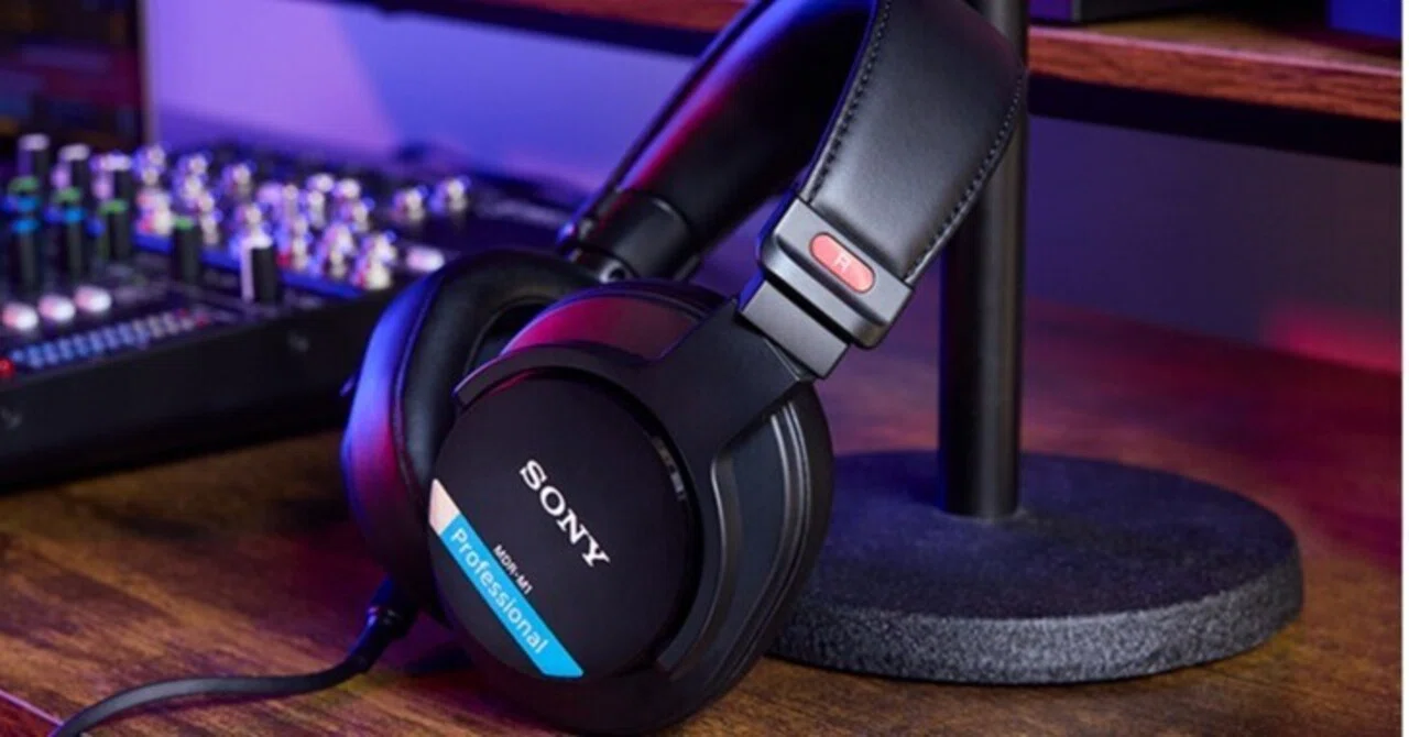 数々のイヤホンを聴き尽くした私が、ソニーのモニターヘッドホン「MDR