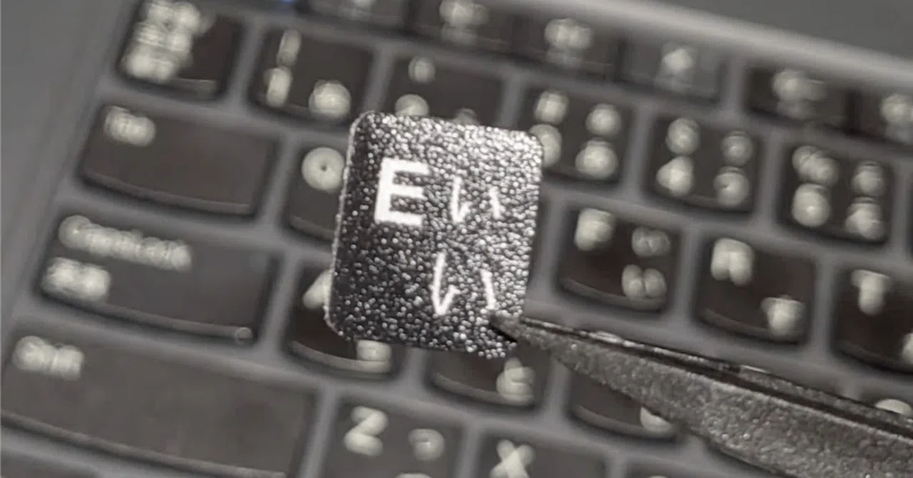 文字が消えかかったノーパソのキーボードを500円で修理してみた｜と