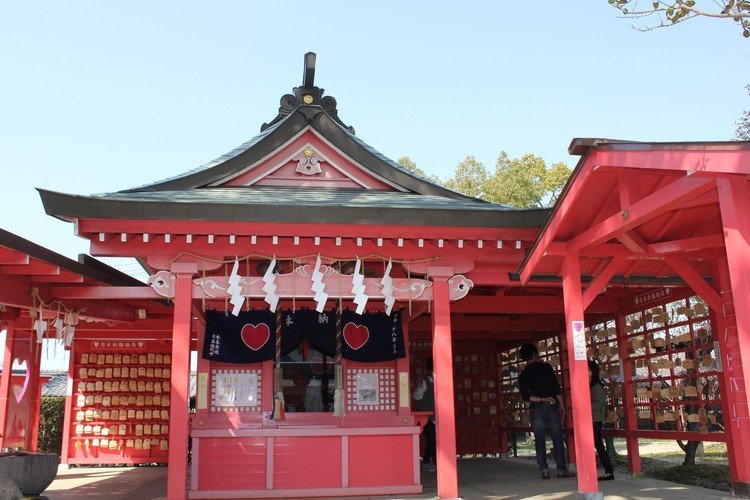 【恋木神社】筑後市　恋愛の神様！ピンク色の社殿とハートあふれる境内は、世界から大注目