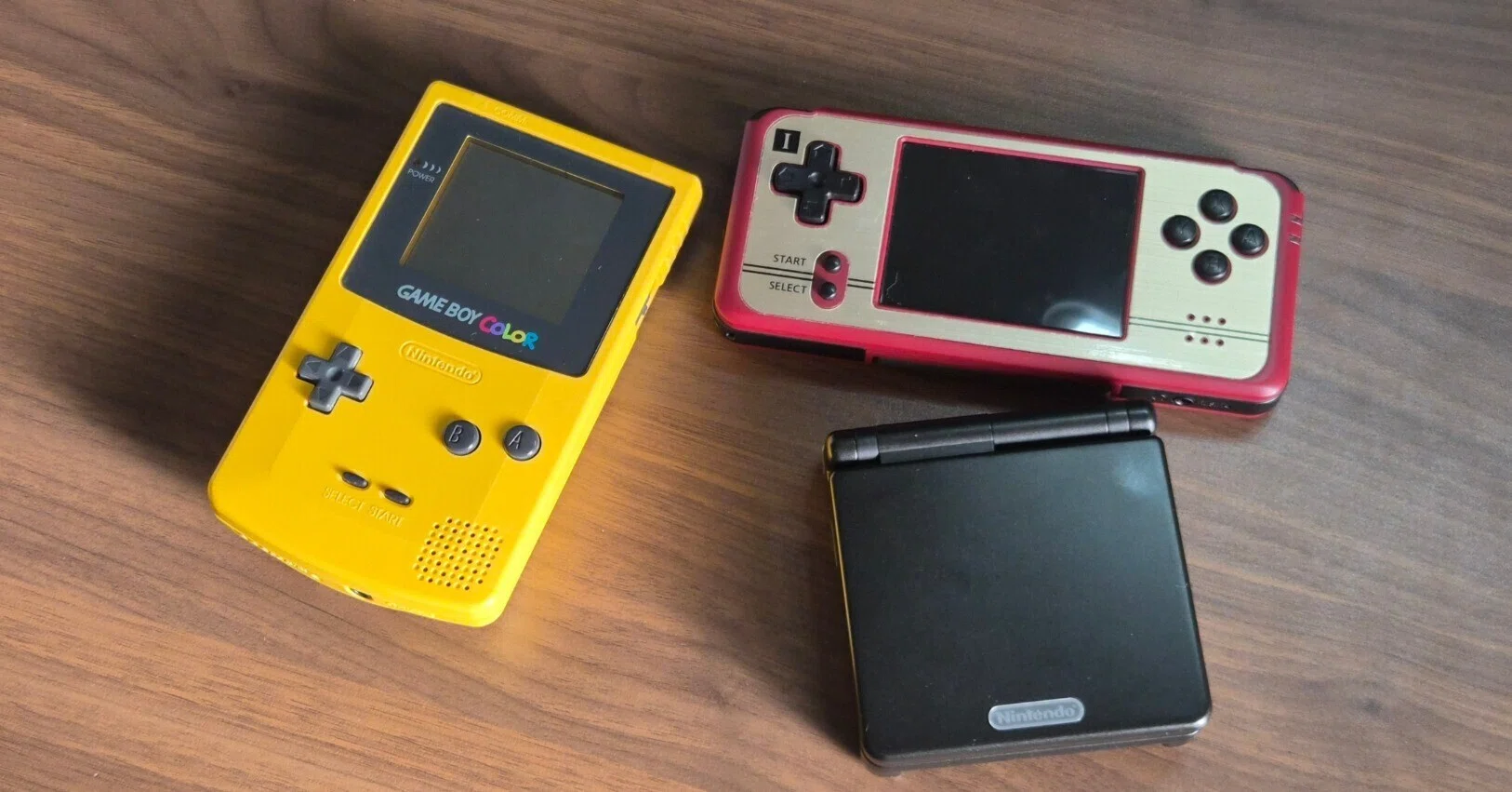 2026年にゲームボーイを中古で買うなら？→アドバンスSPが画面が明るく