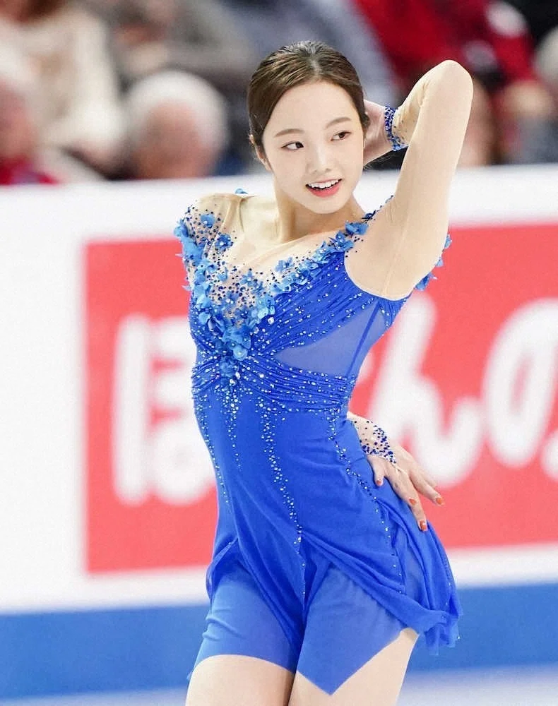フィギュアスケートの素敵な衣装 女子・青編｜あゆみ