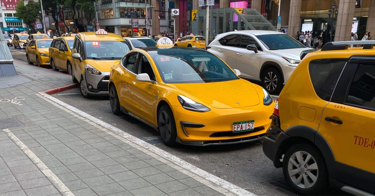 First UN Standards for Level 4 Autonomous Driving: Asking AI About the ...