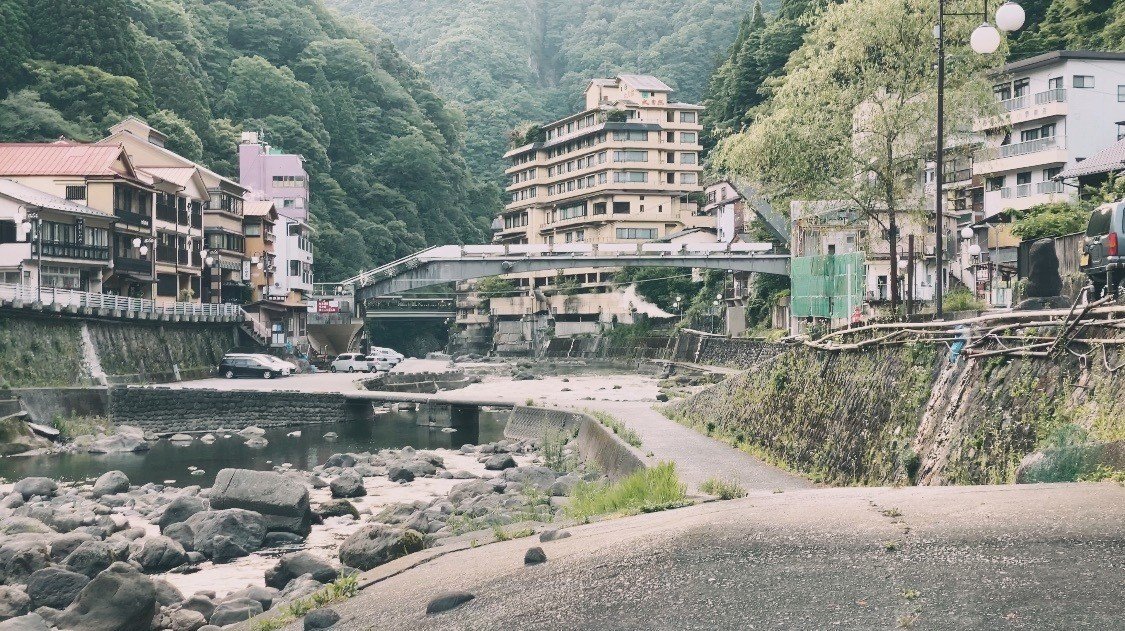 杖立温泉街 千と千尋の神隠し世界 Tuetate Hot Spring Village Life In Japan 阿蘇in熊本 Note 杖立温泉街 千と千尋の神隠し世界 Tuetate Hot Spring Village Life In Japan 阿蘇in熊本 Note