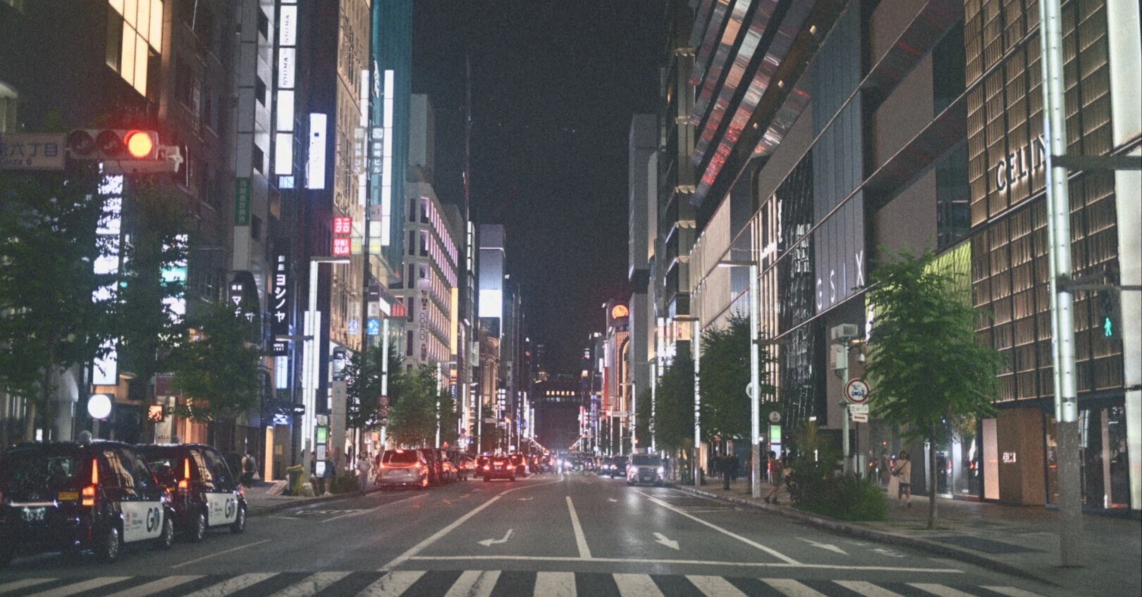 夜の銀座　川 平日の夜、銀座へ。Zfと40mmが切り取った二つの顔｜TAKU