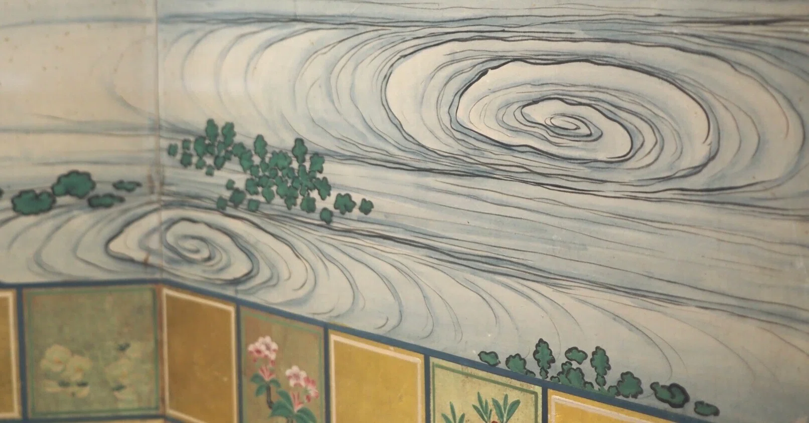 狩野山雪の《流水花卉図屏風》 実は両面仕様（リバーシブル）だった