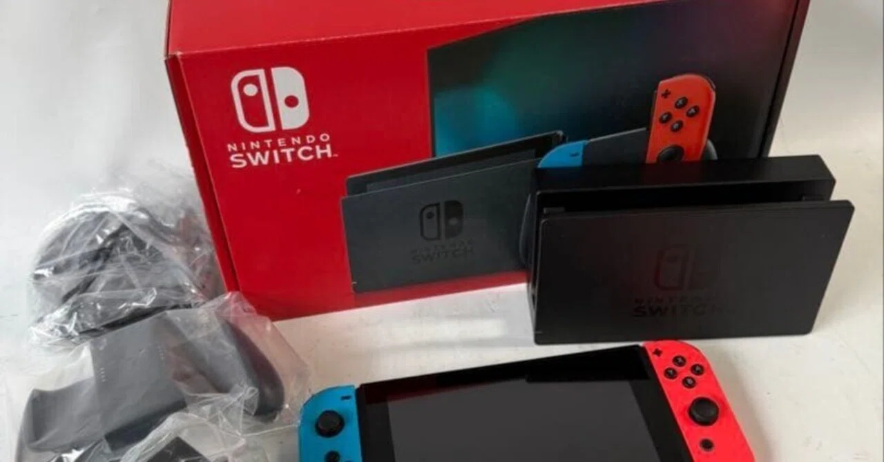 本日見つけた掘り出し物】【在庫僅少】Nintendo Switch 本体 HAC-001