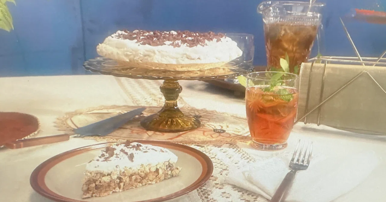 A Natural Singing Voice and Chewy Pie—The Warmth of Everyday Life 