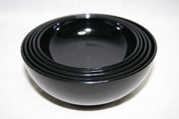 わが家はなんでも折り畳める事を重視してます 全食器のスペースはたった150cm cm だから食器は入れ子 収納です そんなぼくが最高の食器と思うのは持鉢 じはつ 禅宗の僧侶が使う自前食器です 全ての やしち 断捨離男子 Note