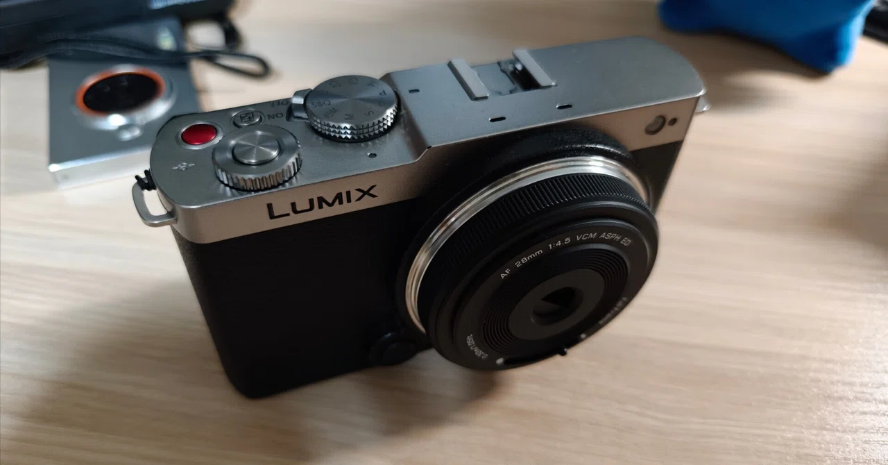 LUMIX S9にぴったりすぎパンケーキレンズ。VILTROX AF 28mm F4.5のL