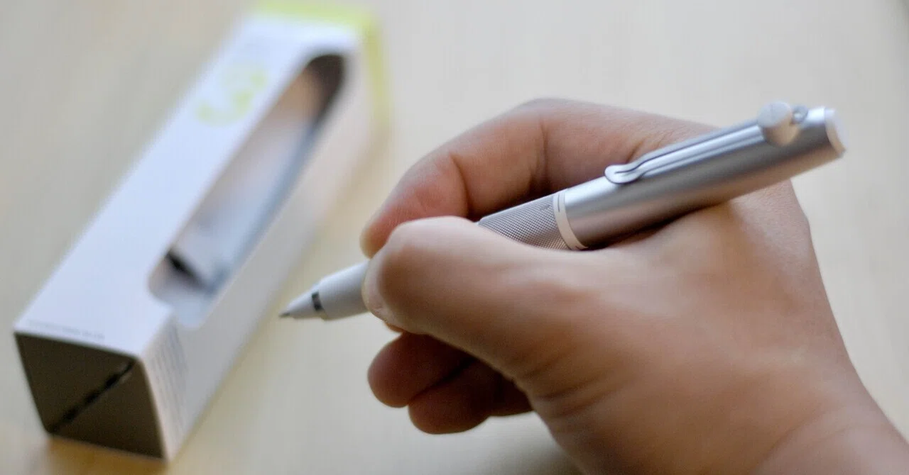 The Joy of Writing Has Increased] uniball ZENTO Signature Model