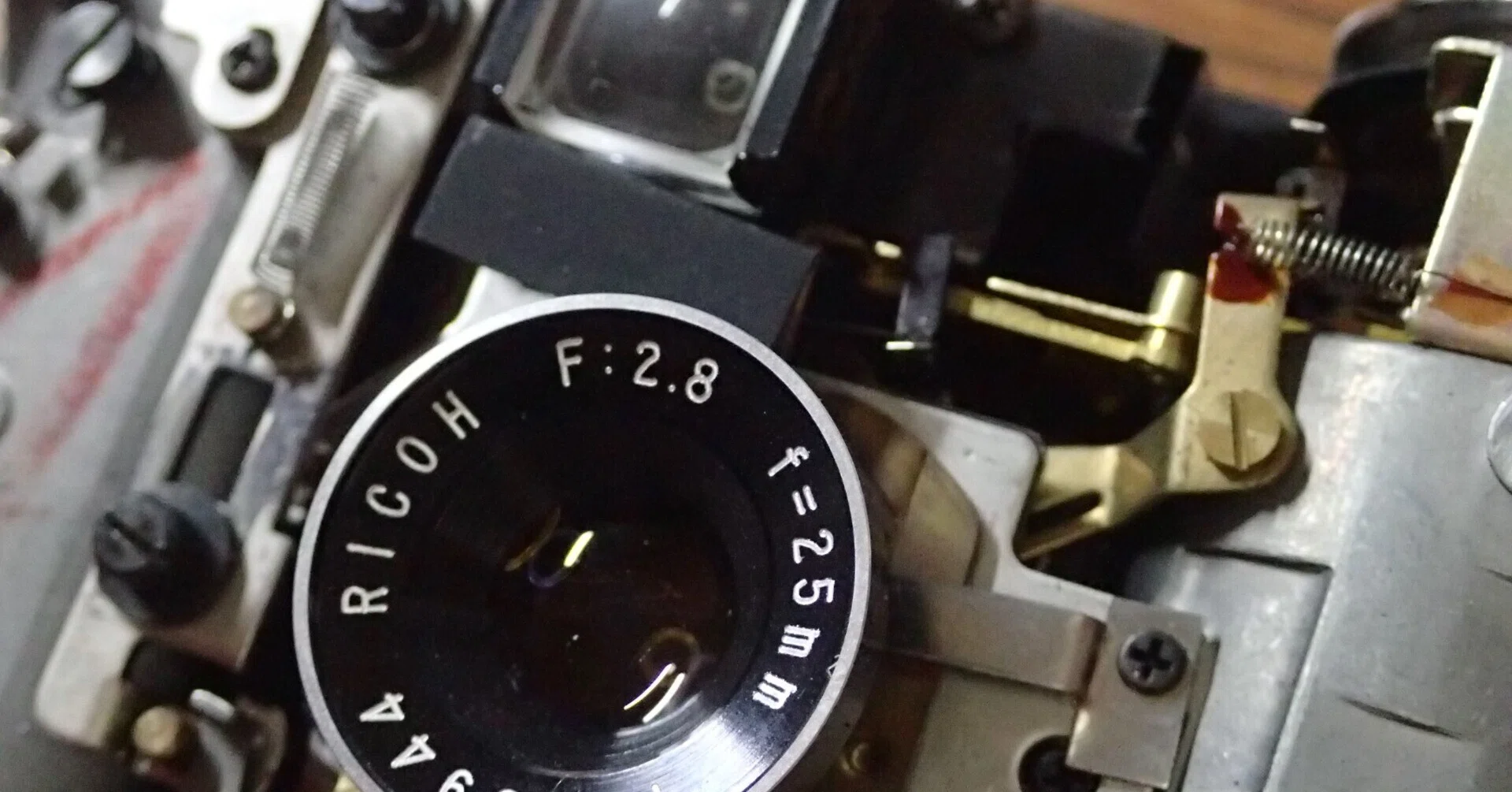 RICOH AUTO HALF Eを分解してみた｜ponchan
