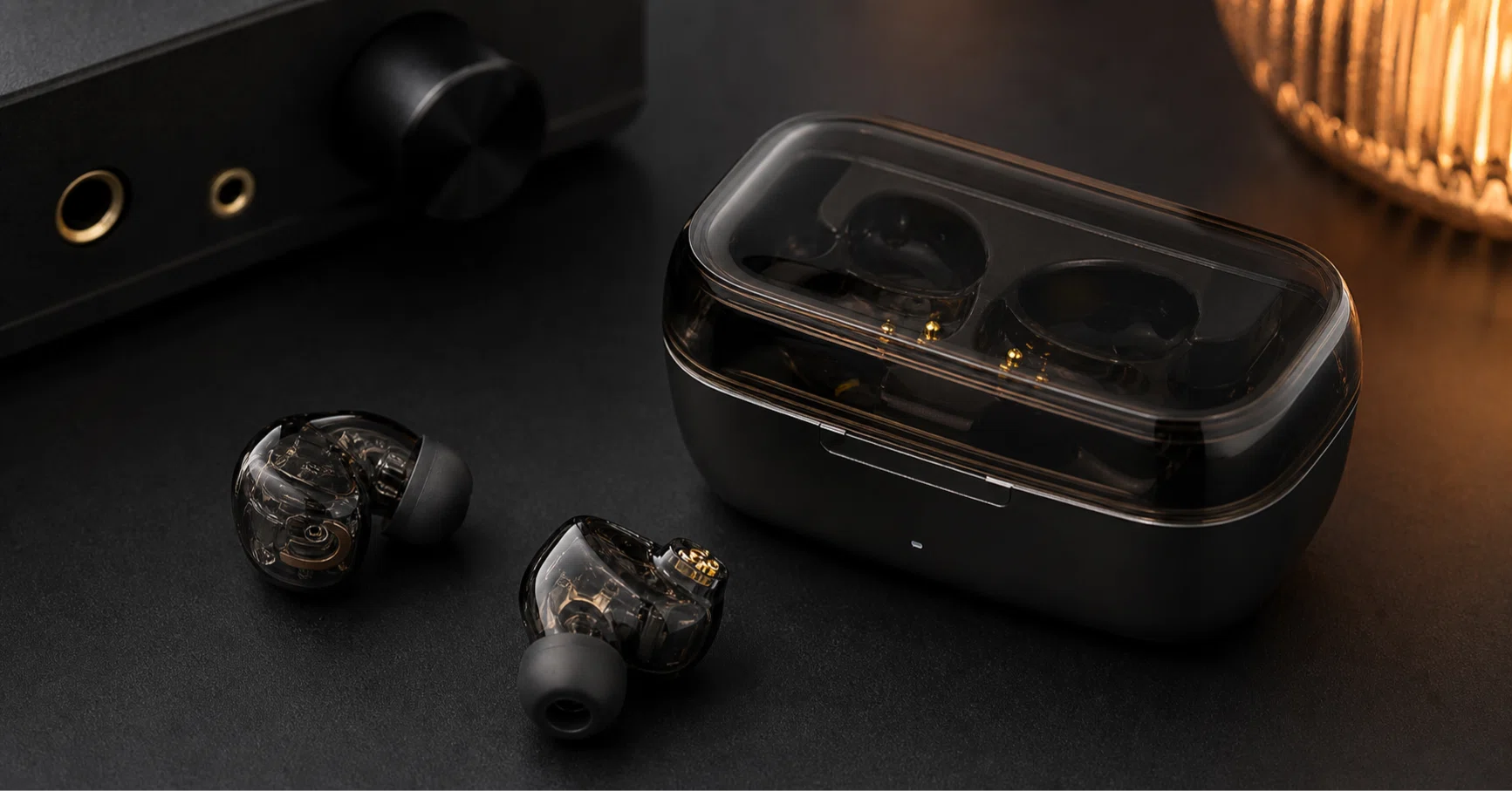 完全ワイヤレスイヤホンで遮音と音質を両立する──SHURE AONIC 215が