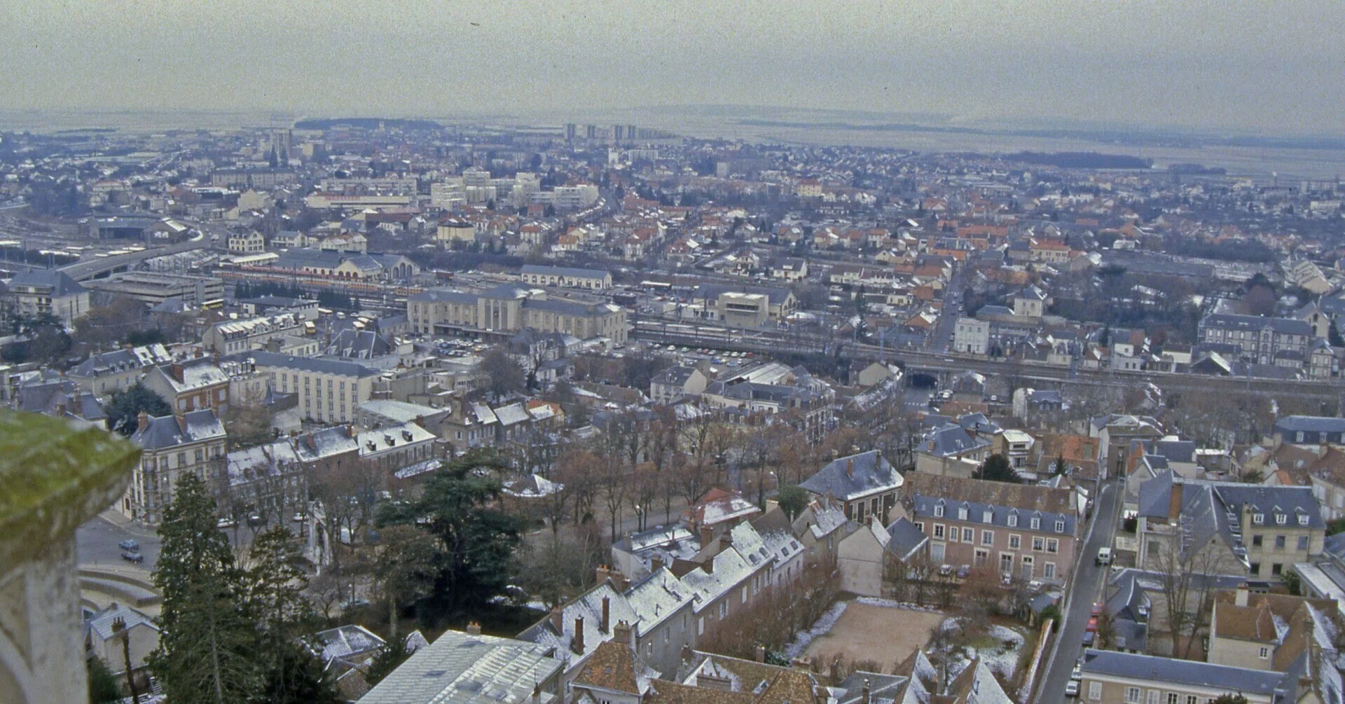 フランスのゴシック建築 パリ・シャルトル大聖堂－地域のお宝さがし