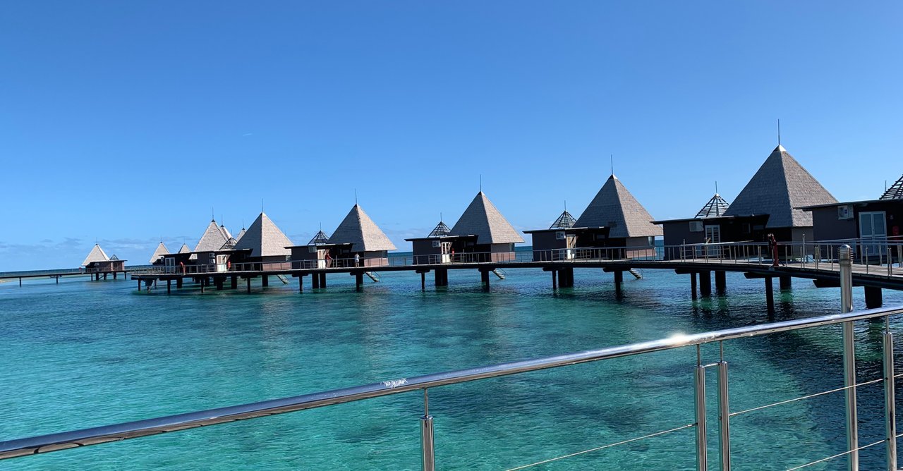 ニューカレドニアの水上コテージ メトル島 のんたん Note